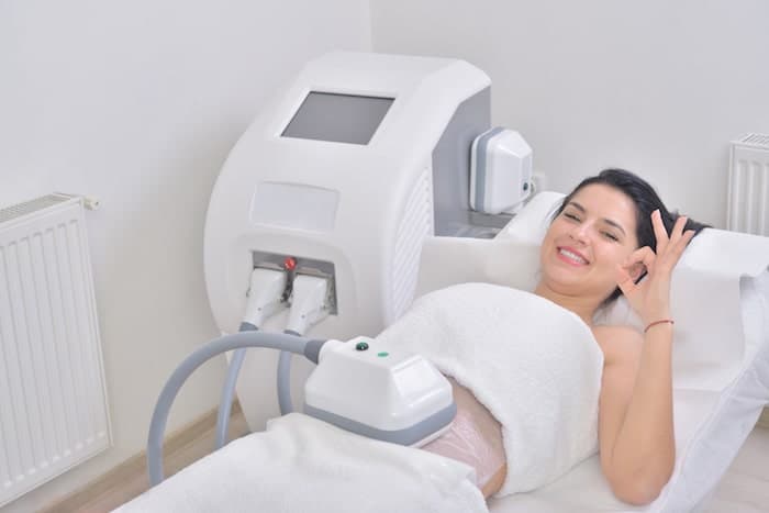 CoolSculpting for Legs: What Cryolipolysis Can and Can’t Do 2 What happens during treatment?